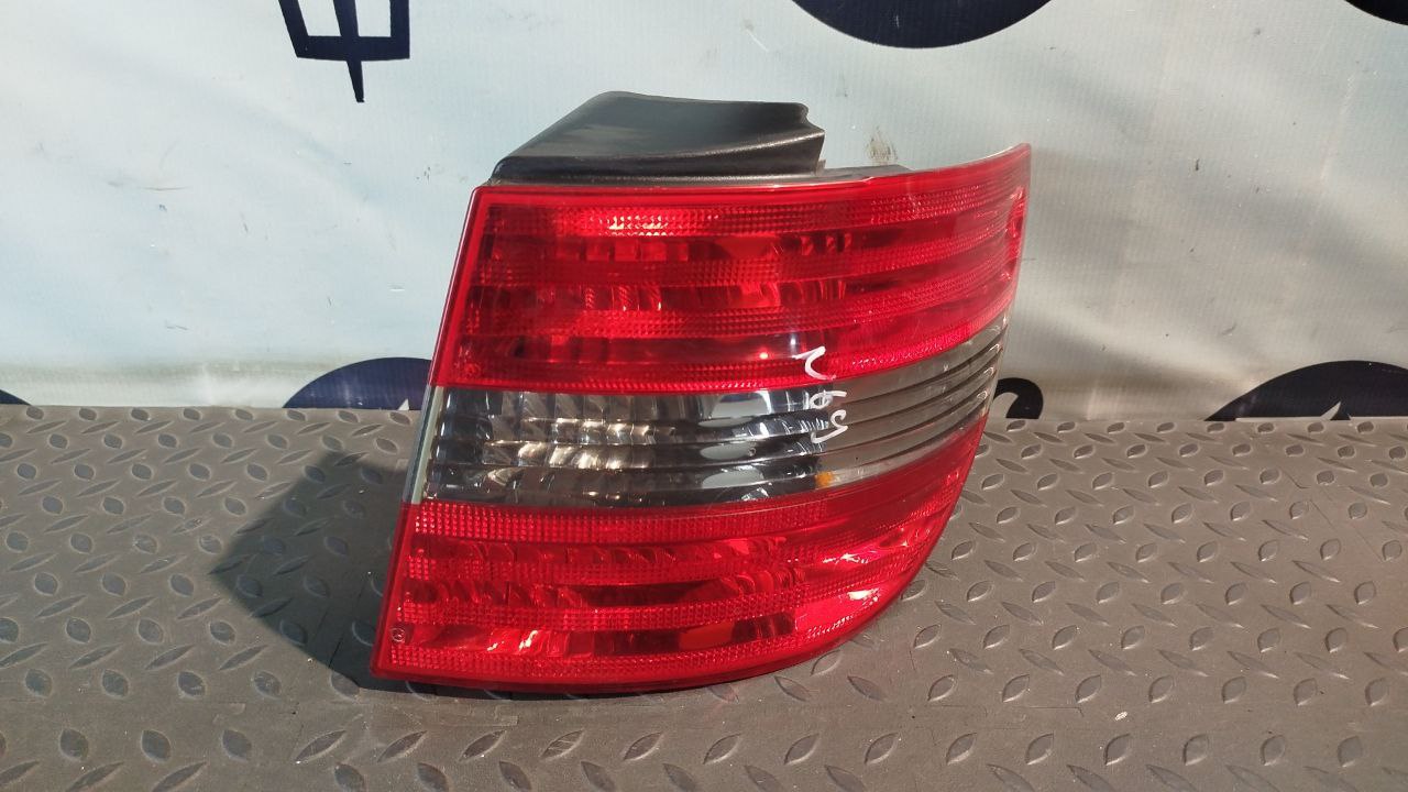 Фонарь задний наружный правый Mercedes B/W245 2005-2011