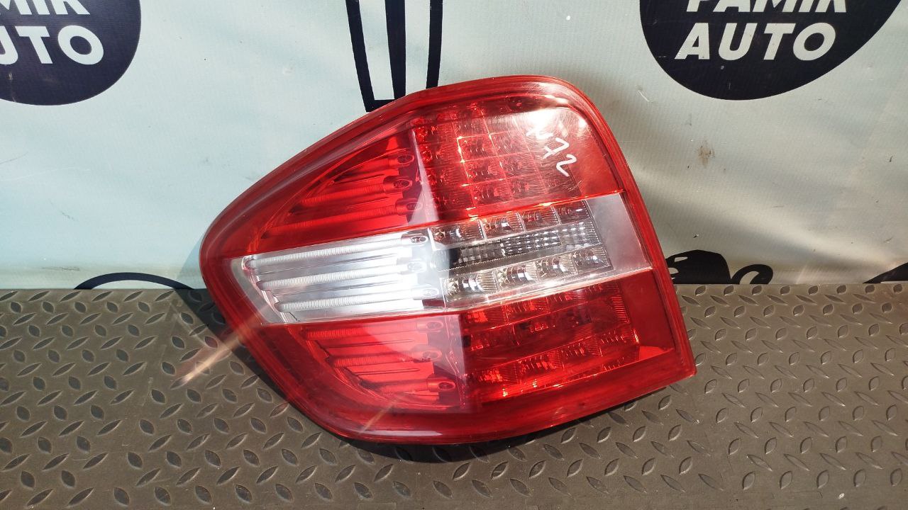 Фонарь задний левый Mercedes M/W164 2005-2011