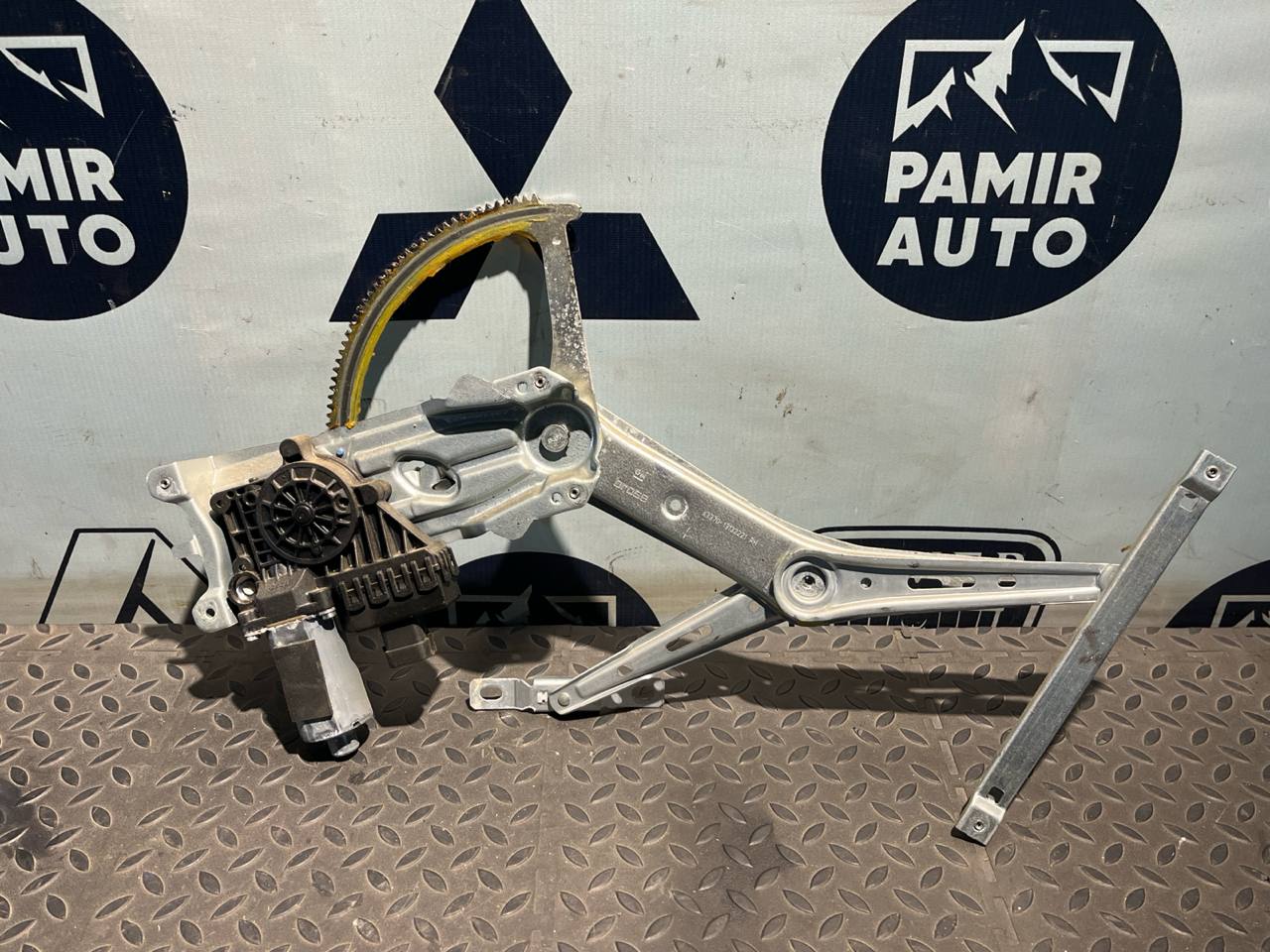 Стеклоподъемник передний правый Opel Zafira/B 2005-2014
