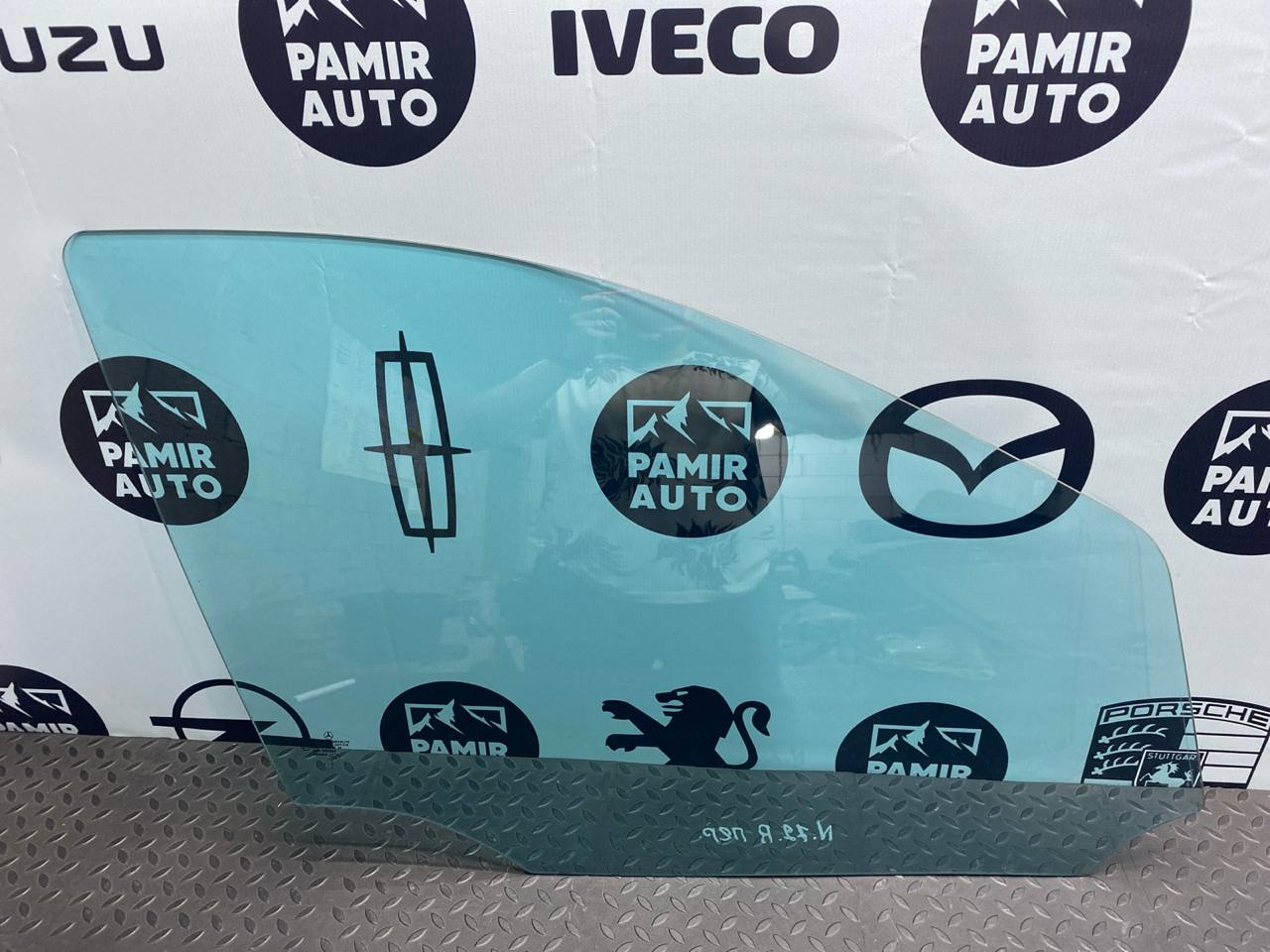 Стекло двери переднее правое Mercedes M/W164 2005-2011