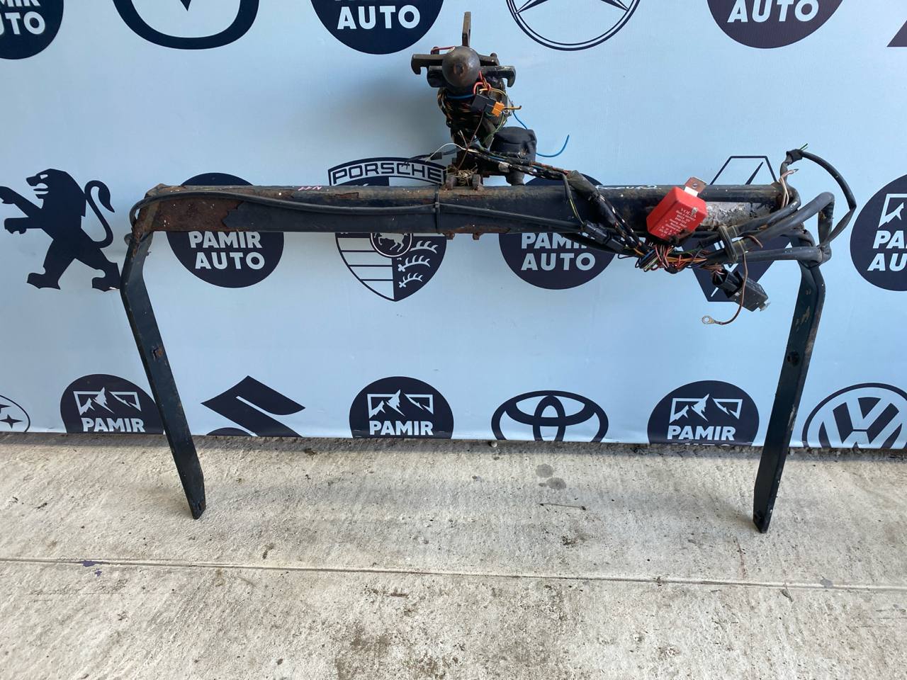 Фаркоп Ford Focus/2 2004-2011