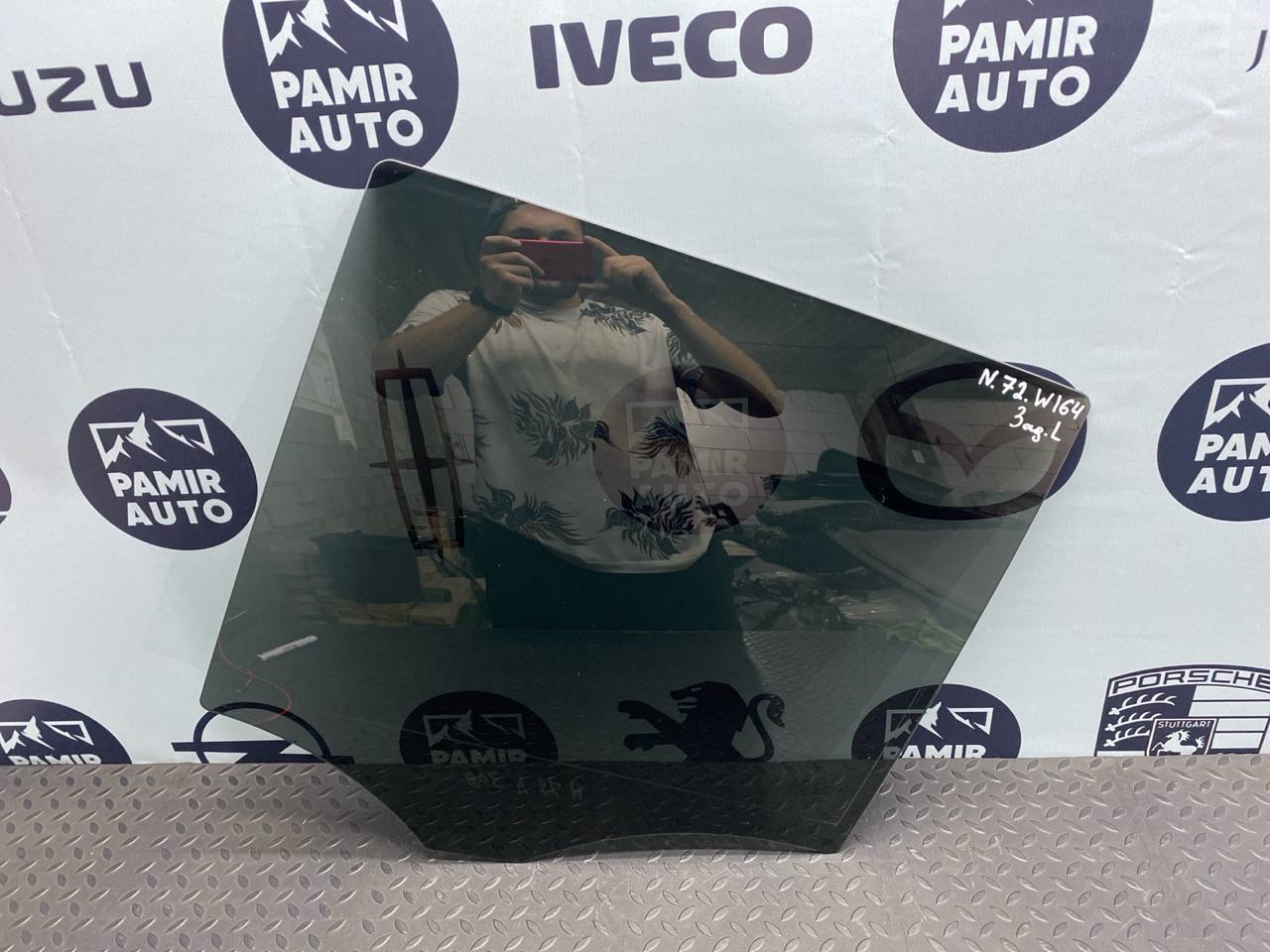 Стекло двери заднее левое Mercedes M/W164 2005-2011