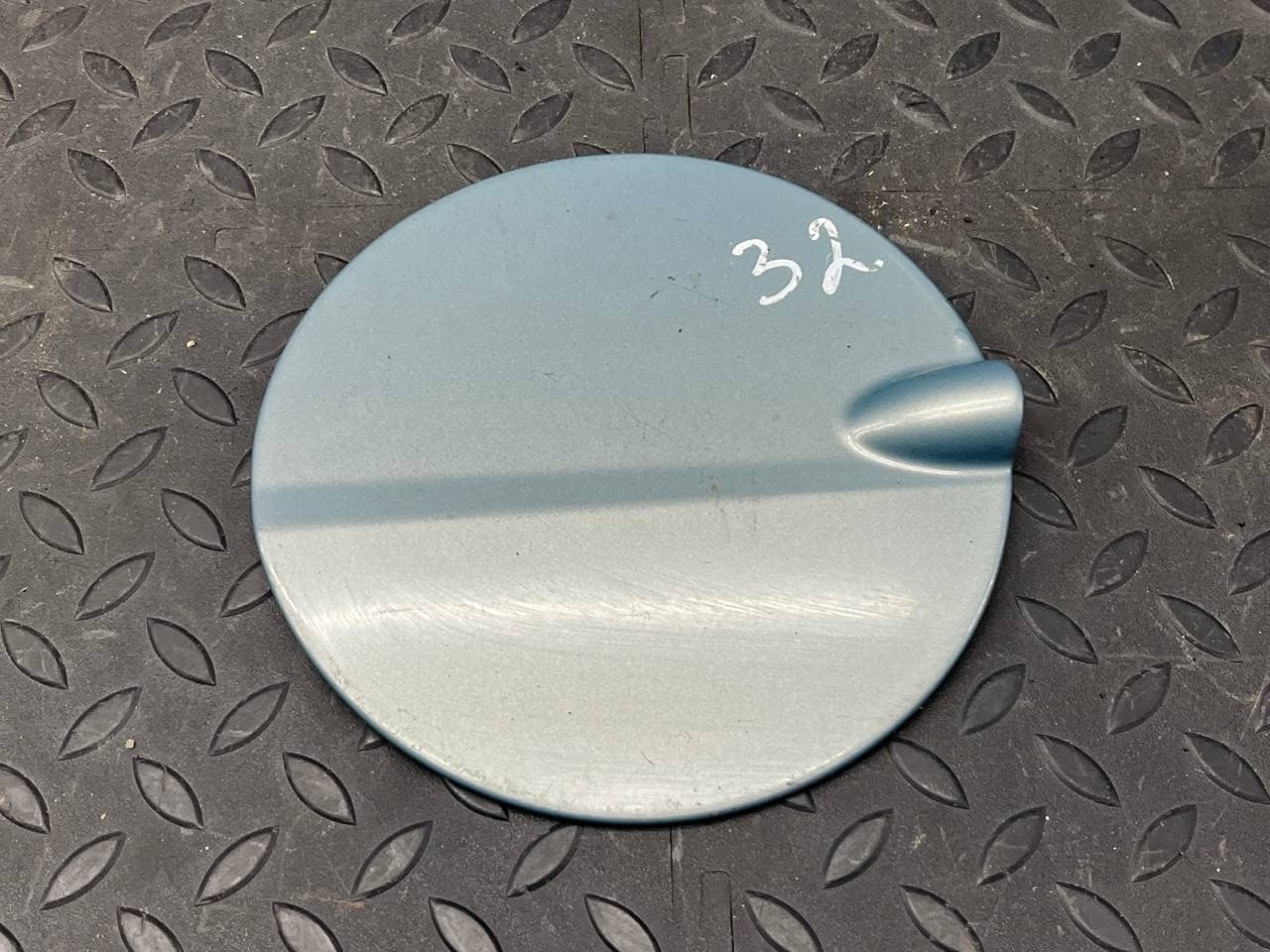 Лючок бензобака Ford Focus/2 2004-2011