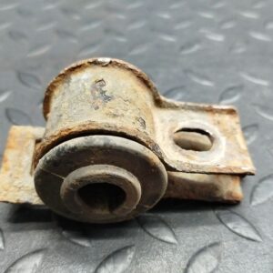 Кронштейн крепления стабилизатора задний Chrysler PT Cruiser 2000-2010