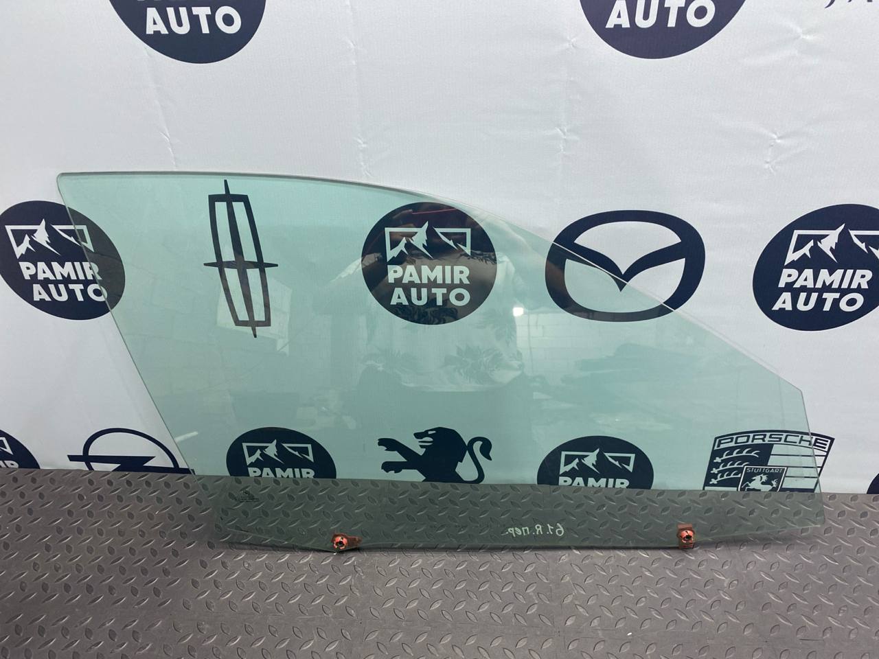 Стекло двери переднее правое BMW 3/E46 1998-2007