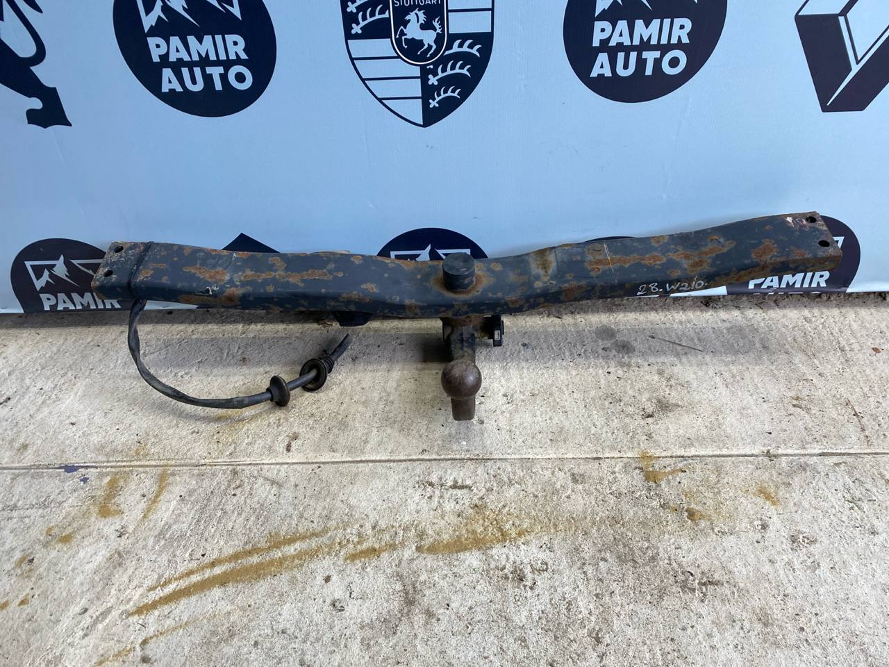 Фаркоп Mercedes E/W210 1995-2003