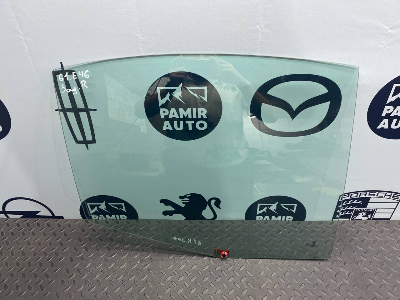 Стекло двери заднее правое BMW 3/E46 1998-2007