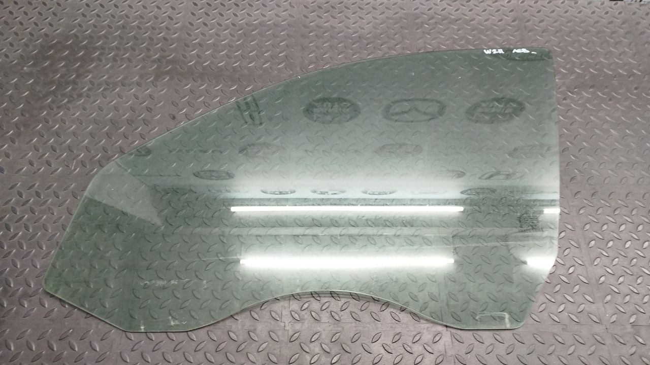 Стекло двери переднее левое Mercedes E/W211 2002-2009