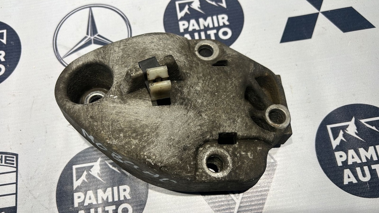 Кронштейн опоры двигателя Opel Movano/A 2003-2010