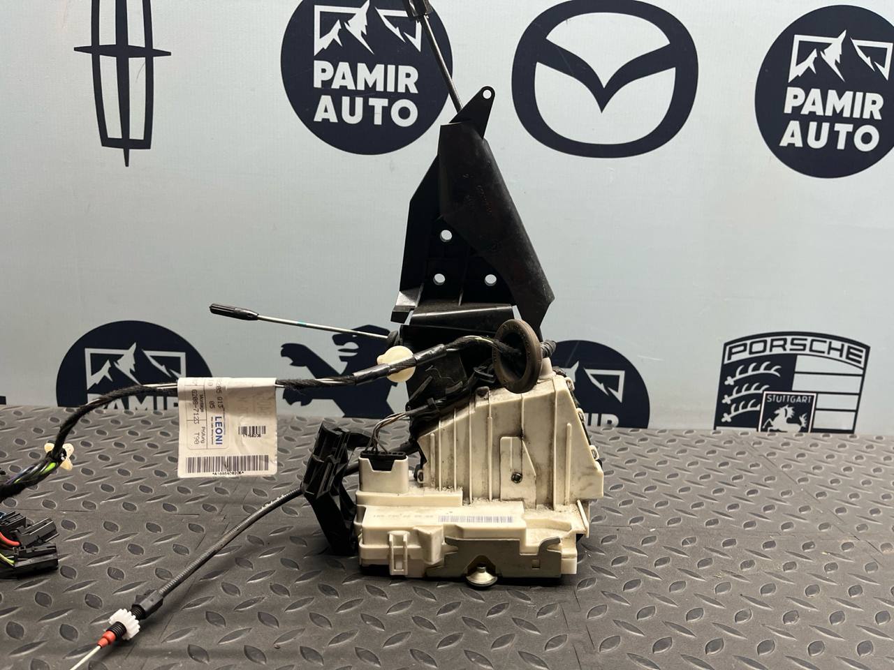 Замок двери задний правый Mercedes B/W245 2005-2011