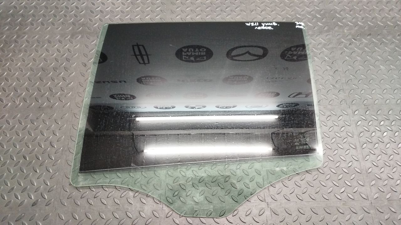 Стекло двери заднее левое Mercedes E/W211 2002-2009