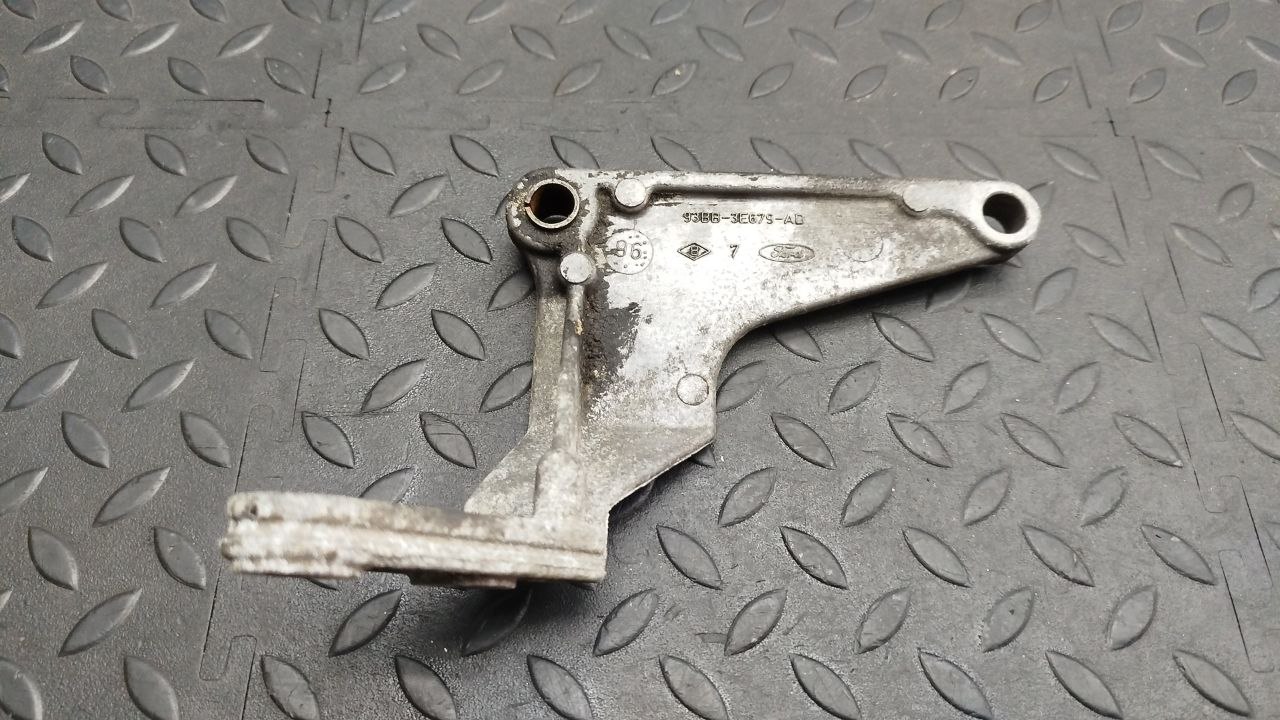 Кронштейн компрессора кондиционера Ford Mondeo/2 1996-2000