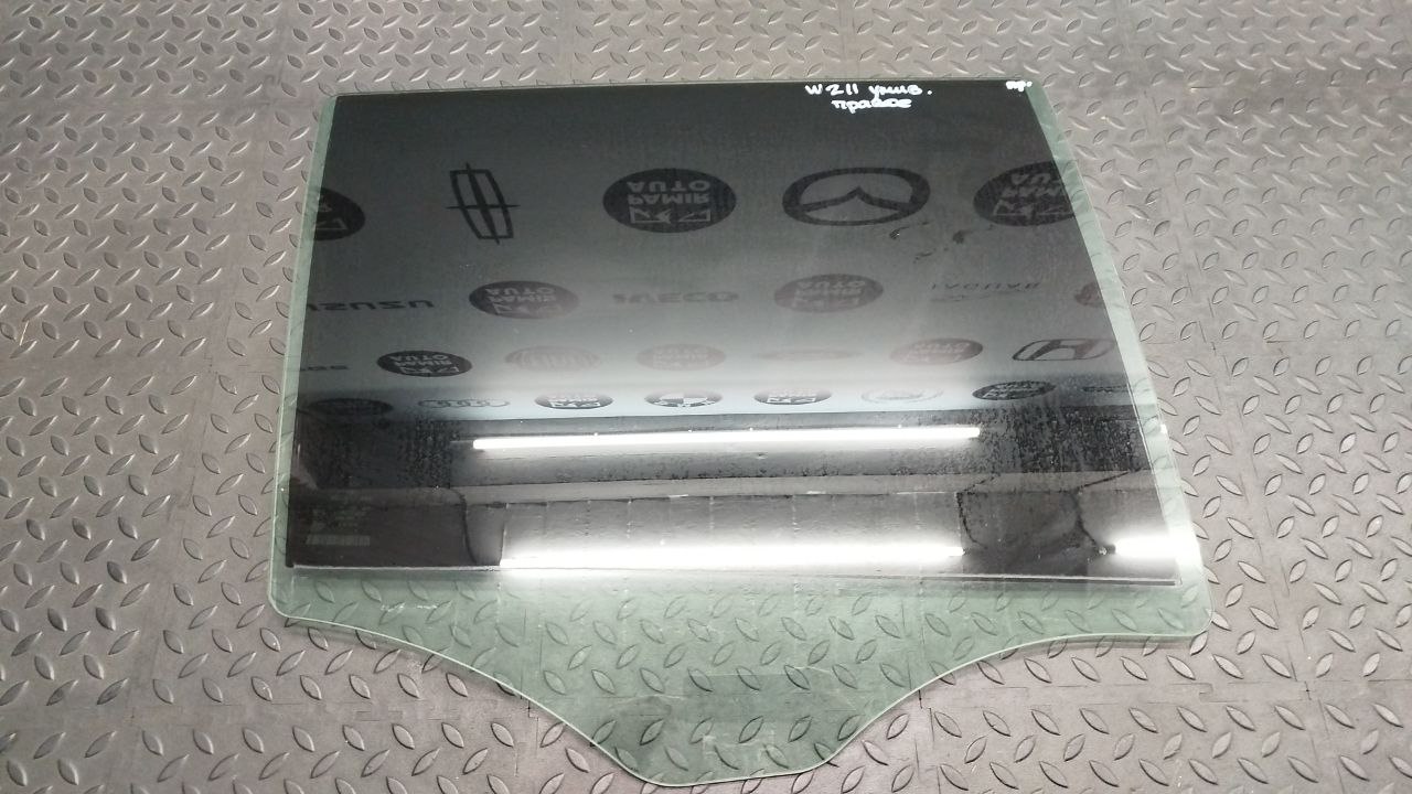Стекло двери заднее правое Mercedes E/W211 2002-2009