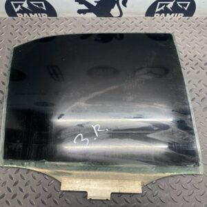 Стекло двери заднее правое Mercedes C/W202 1993-2001