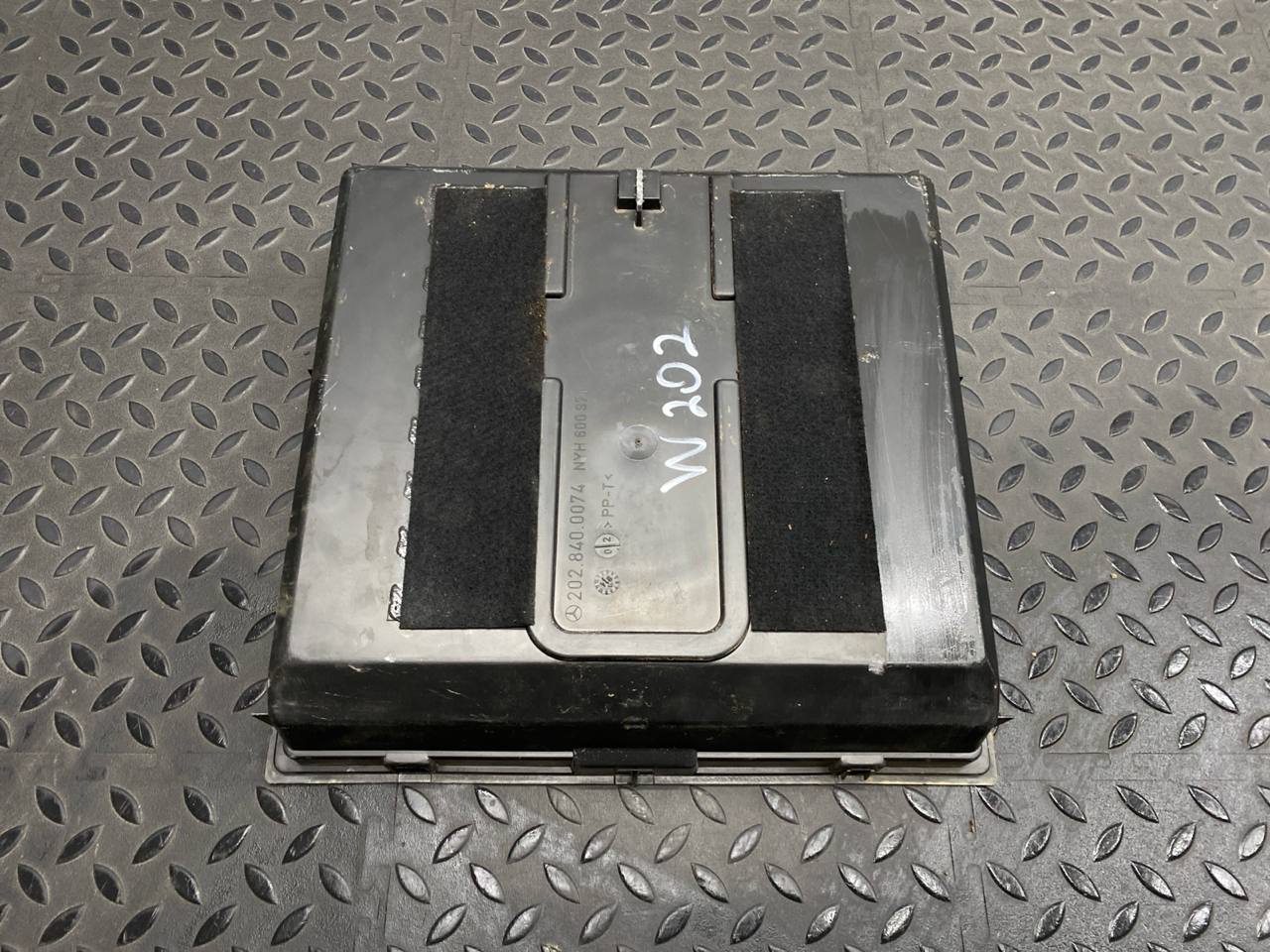 Накладка багажника (внутри) Mercedes C/W202 1993-2001