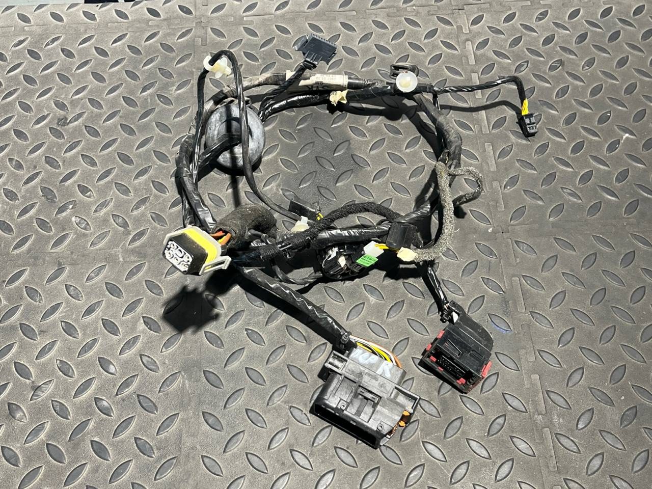 Проводка двери передняя правая Opel Zafira/B 2005-2014