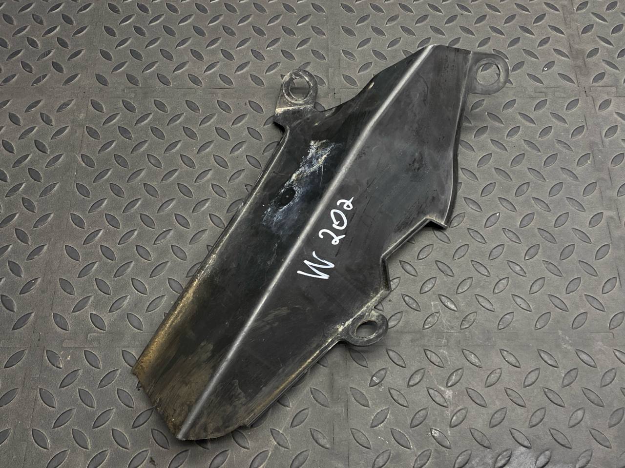 Накладка (внутри) Mercedes C/W202 1993-2001