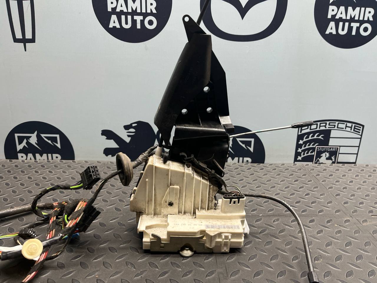 Замок двери задний левый Mercedes B/W245 2005-2011