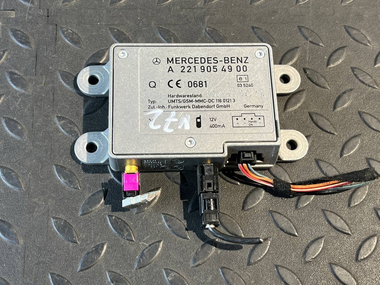 Усилитель антенны Mercedes M/W164 2005-2011