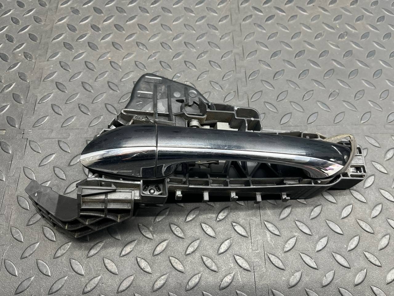 Ручка двери задняя левая Mercedes B/W245 2005-2011