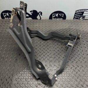 Кронштейн фары правый Mercedes C/W204 2006-2015