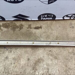 Направляющая двери сдвижной средняя правая Mercedes Vito/W638 1996-2003