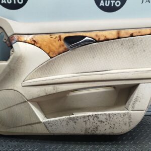 Обшивка двери передняя правая Mercedes E/W211 2002-2009