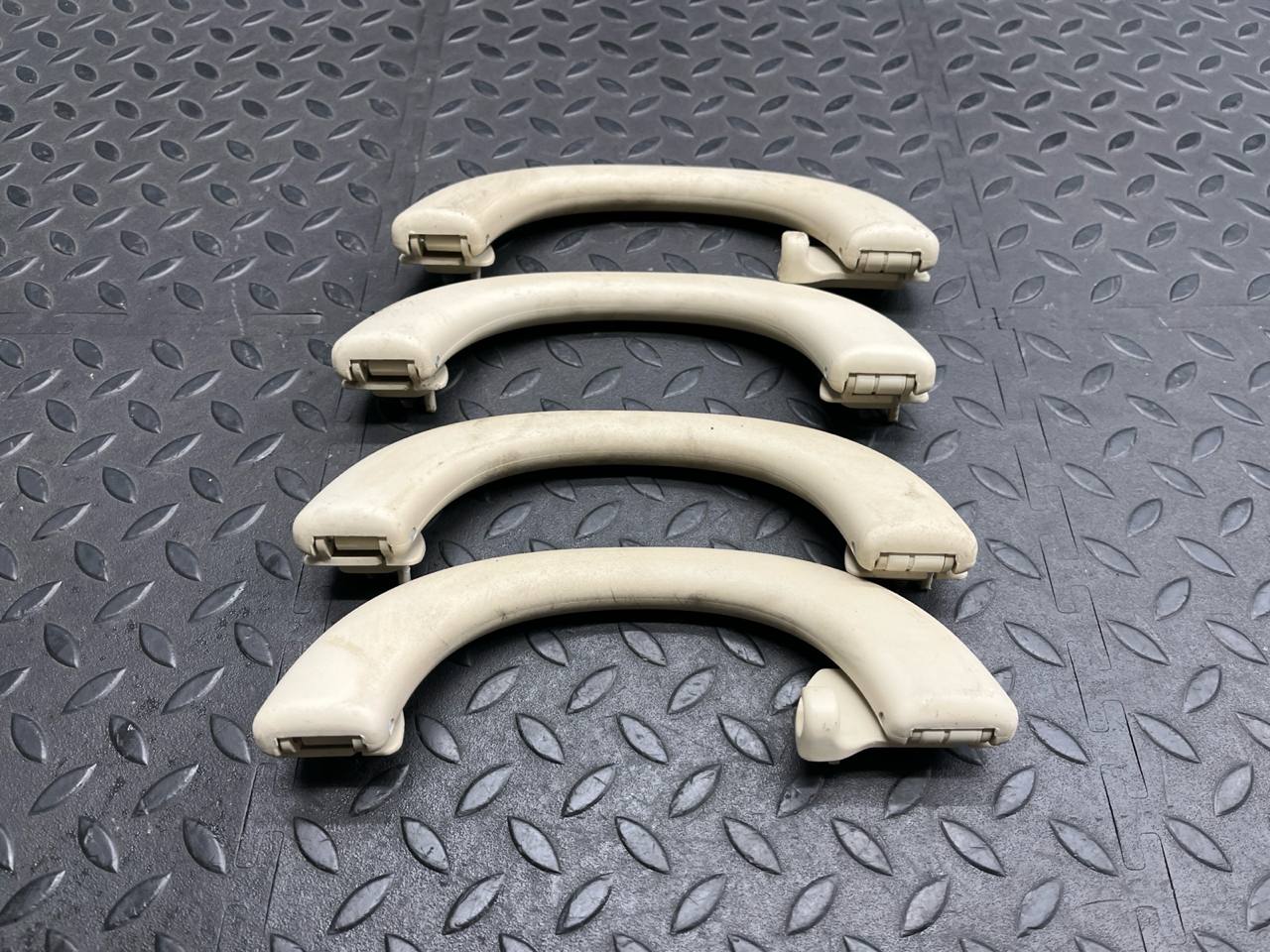 Ручка потолочная Mercedes E/W211 2002-2009