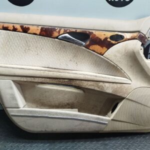 Обшивка двери передняя левая Mercedes E/W211 2002-2009