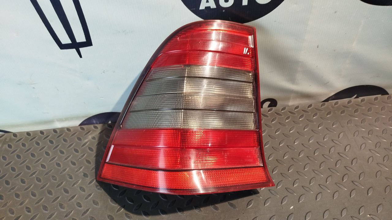 Фонарь задний левый Mercedes C/W202 1993-2001