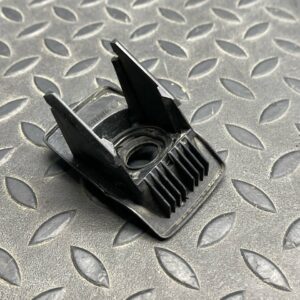 Кронштейн подголовника Mercedes C/W202 1993-2001