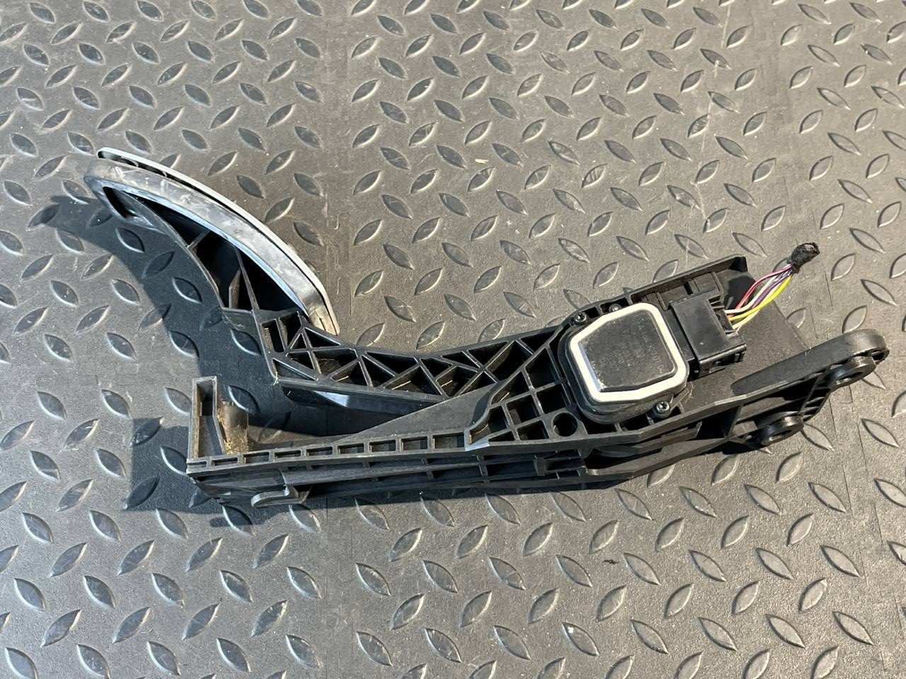 Педаль газа Mercedes M/W164 2005-2011