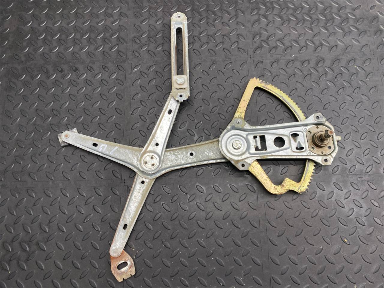 Стеклоподъемник передний левый Mercedes C/W202 1993-2001