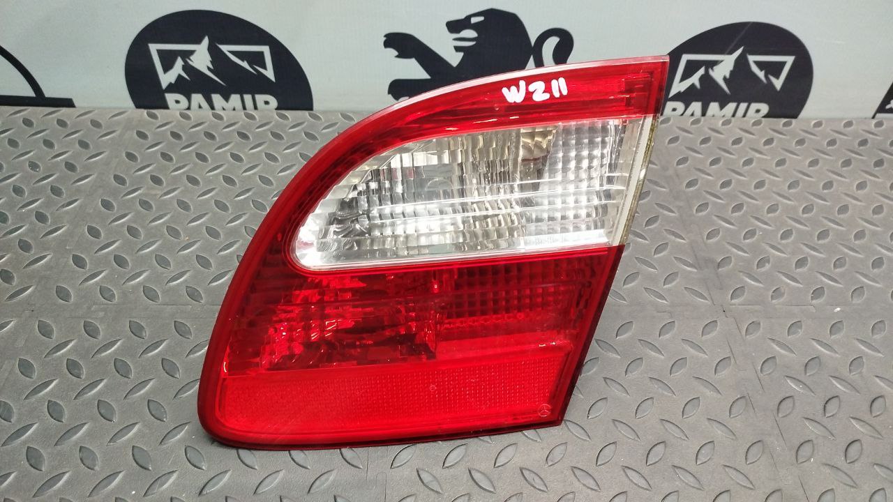 Фонарь задний внутренний правый Mercedes E/W211 2002-2009