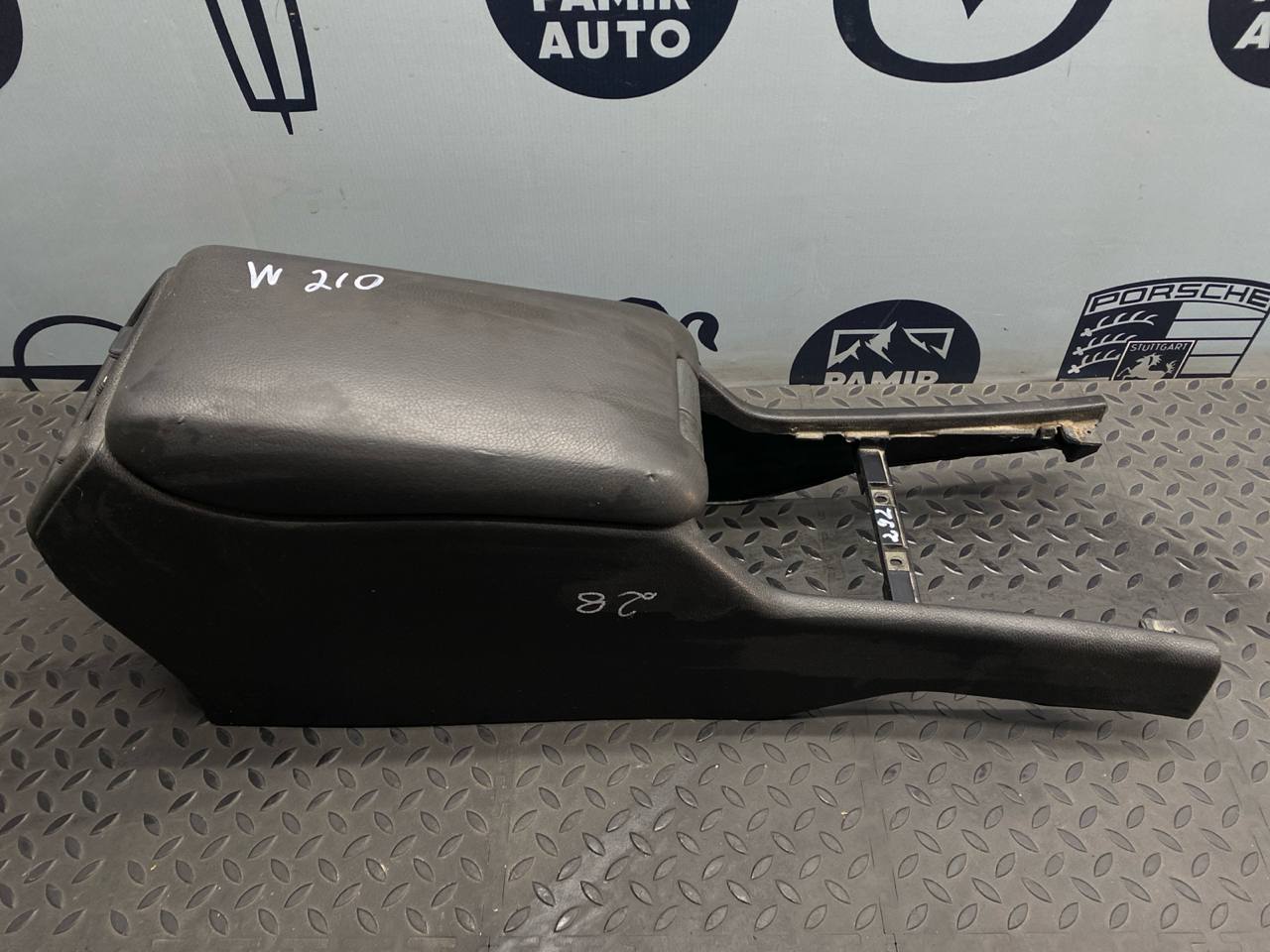 Консоль (Подлокотник) Mercedes E/W210 1995-2003
