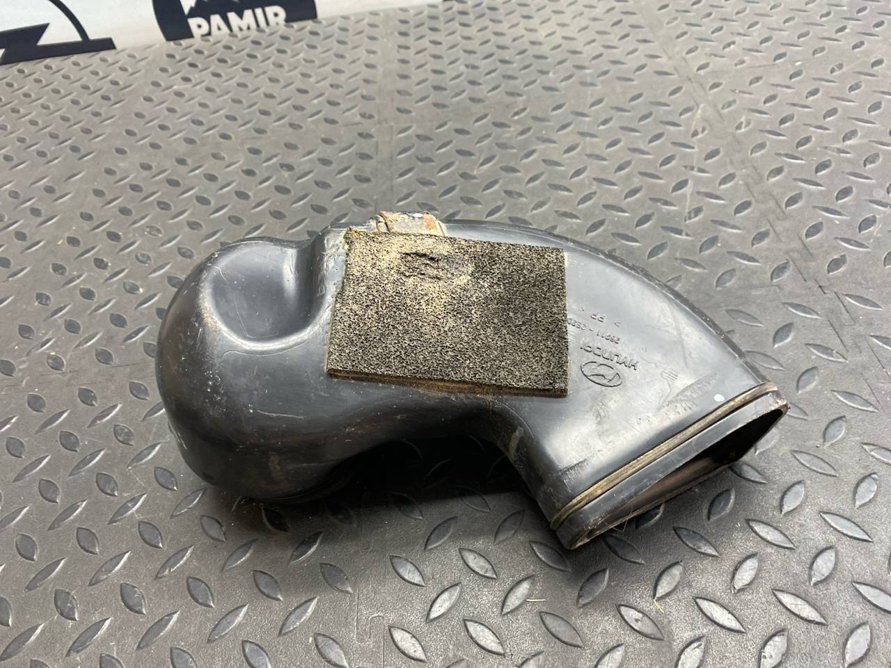 Патрубок воздушного фильтра Hyundai Tucson 2004-2010