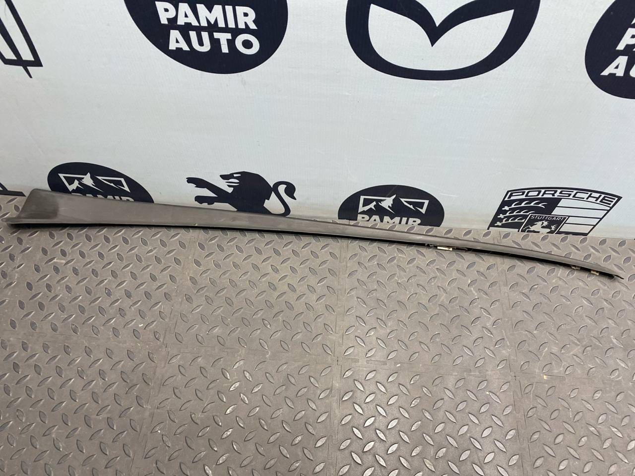 Молдинг лобового стекла правый Peugeot 407 2004-2011