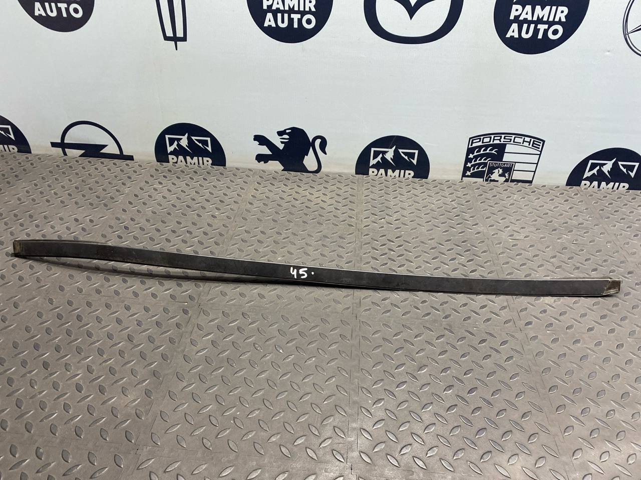 Молдинг лобового стекла правый Mercedes C/W203 2000-2008