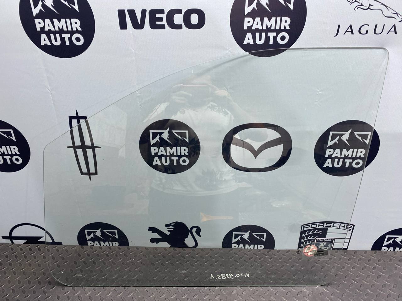 Стекло двери переднее левое Mercedes Vito/W639 2003-2014