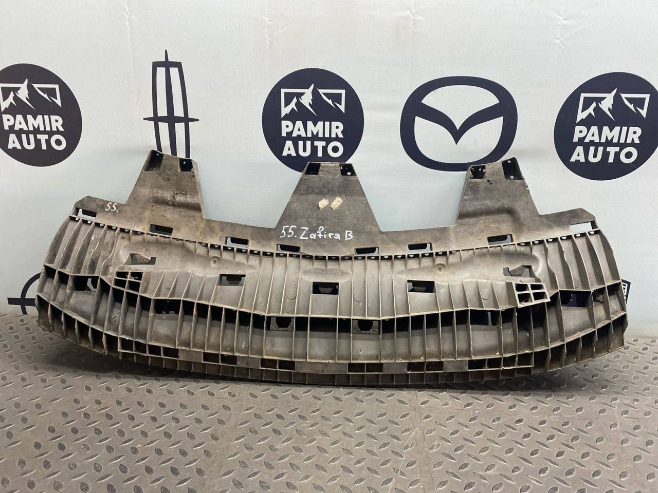 Кронштейн бампера передний Opel Zafira/B 2005-2014