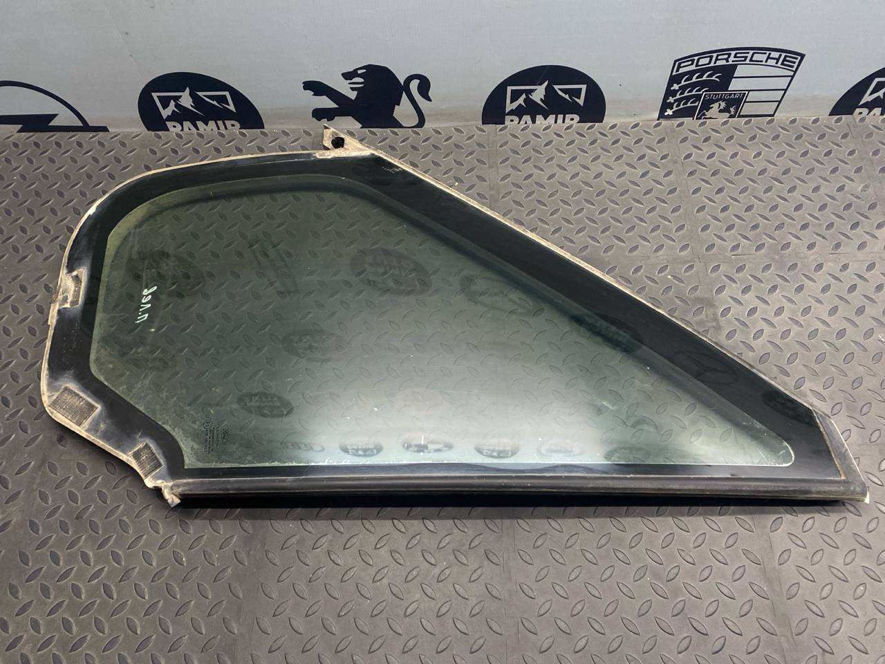 Форточка двери передняя левая Ford Transit 2000-2006