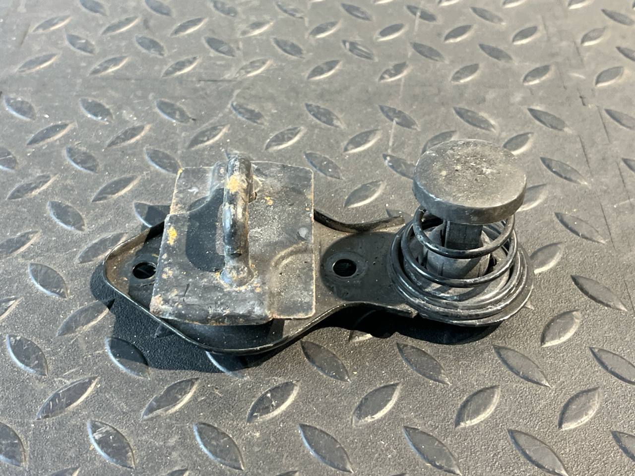 Замок капота Mercedes M/W164 2005-2011