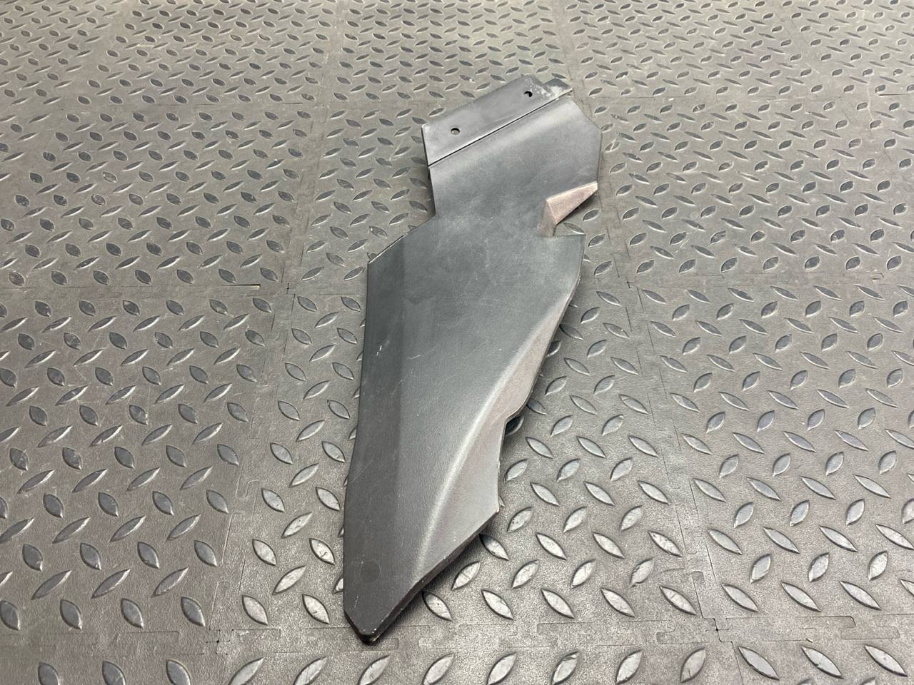 Пыльник фары правый Mercedes B/W245 2005-2011