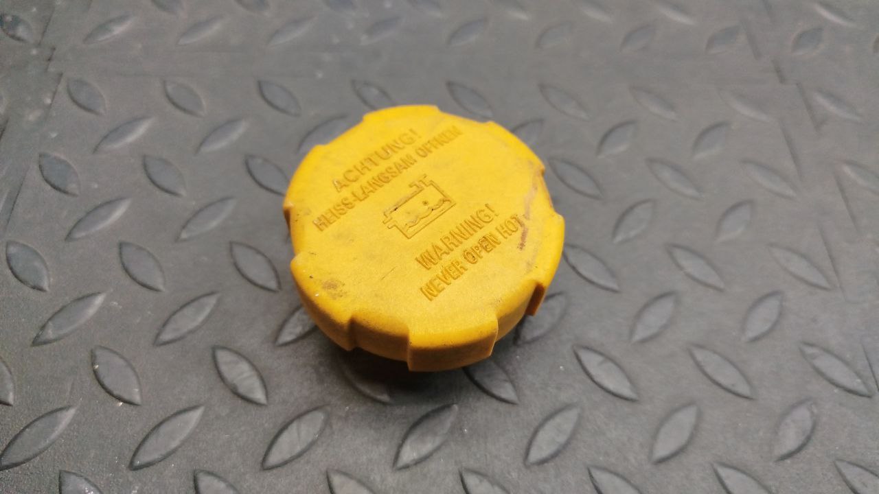 Крышка расширительного бачка Opel Astra/H 2004-2014