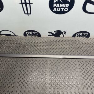 Молдинг двери передний левый BMW 5/E34 1987-1996