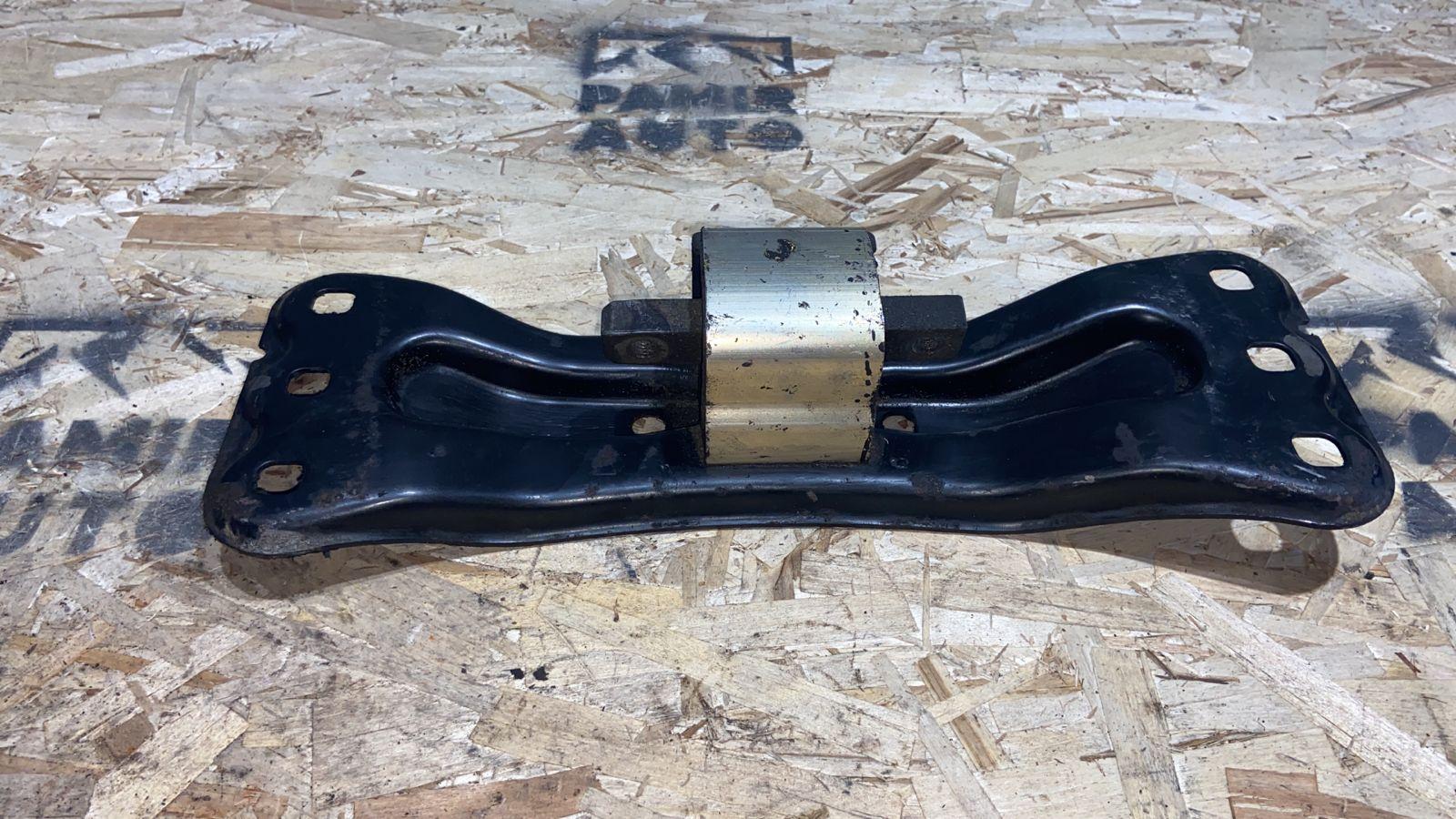 Кронштейн КПП Mercedes C/W203 2000-2008