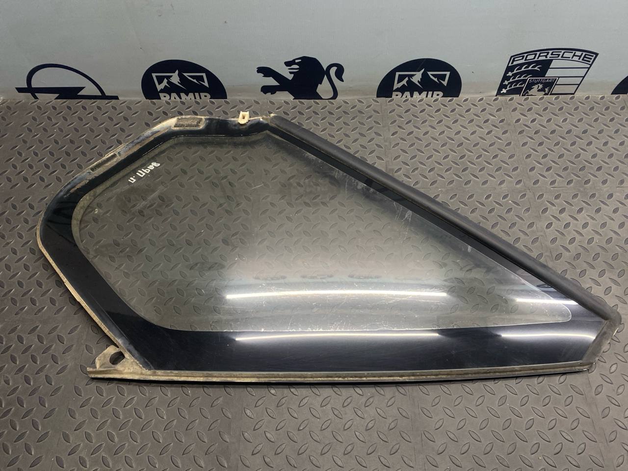 Форточка двери передняя правая Ford Transit 2000-2006