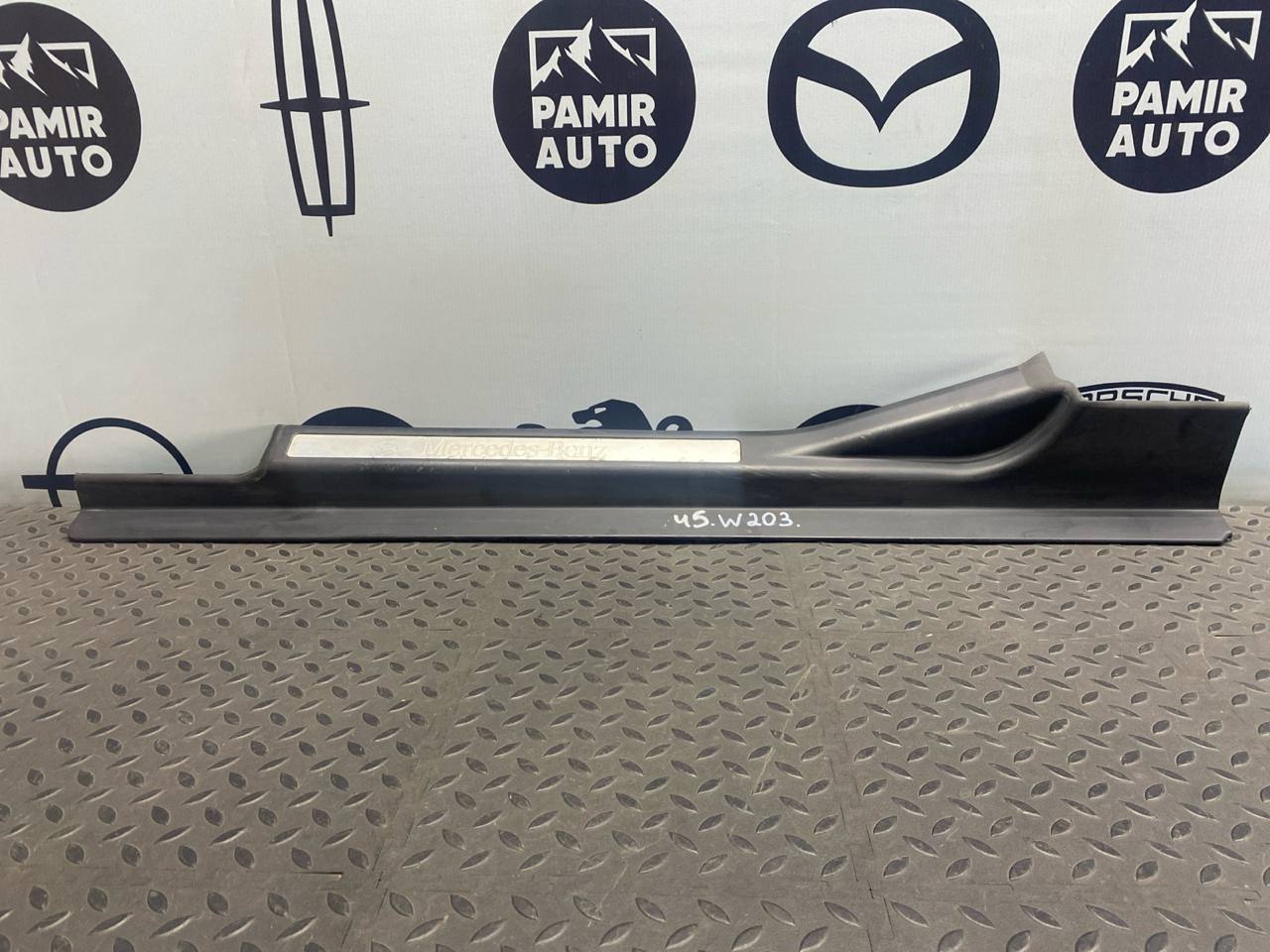 Накладка порога передняя левая Mercedes C/W203 2000-2008