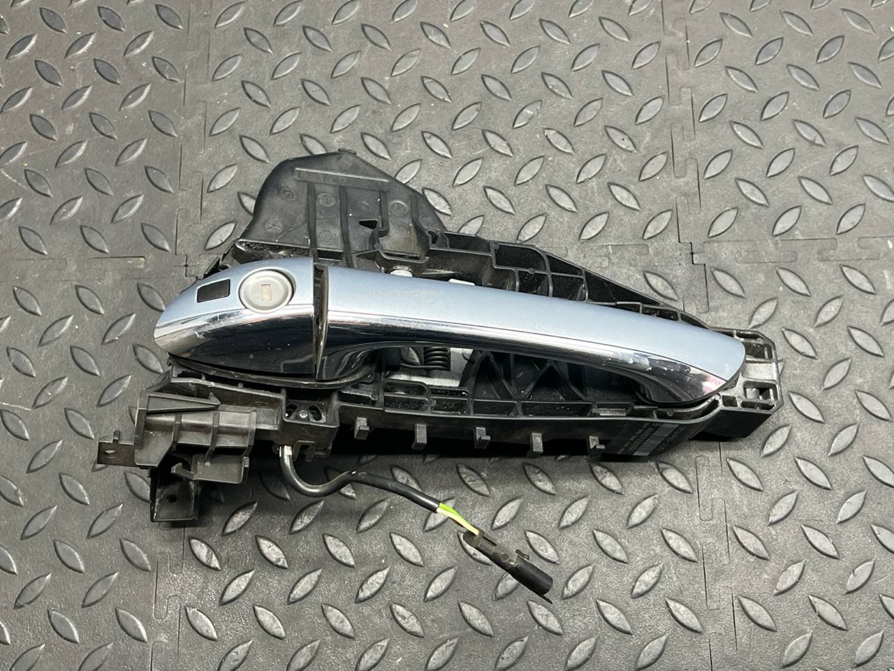 Ручка двери передняя левая Mercedes B/W245 2005-2011