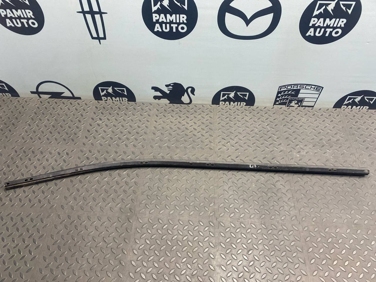 Направляющая двери сдвижной верхняя Mercedes Vito/W638 1996-2003